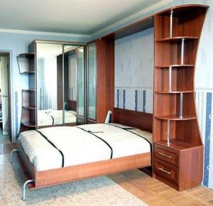 Кровать в шкафу — эргономичное решение для малогабаритной квартиры
